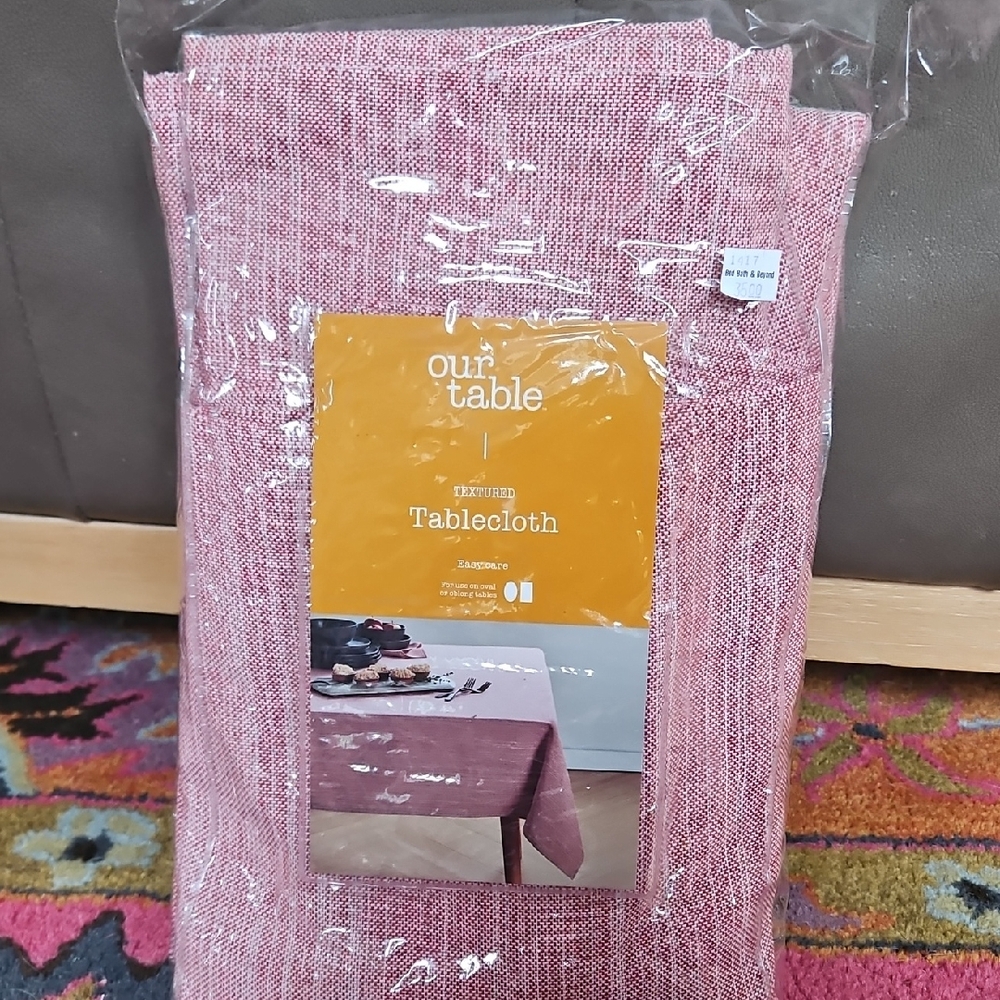 Bed Bath & Beyond Textured Tablecloth